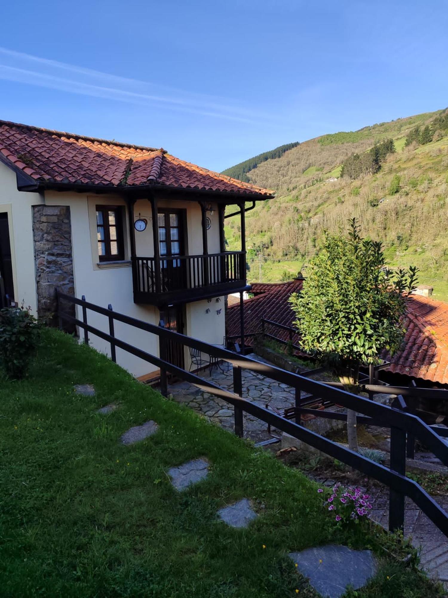 La Casina De Santulaya Villa Adrales Exterior photo